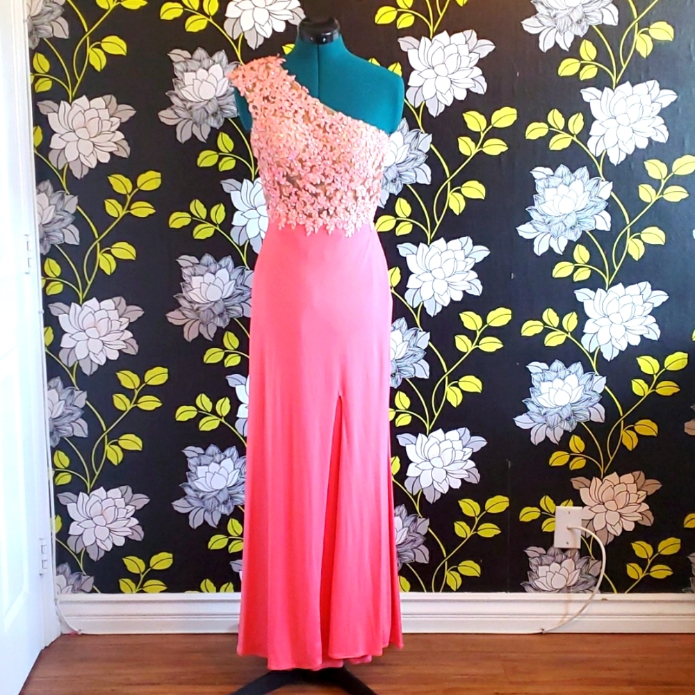 By ALYCE PARIS, Size 0 and pink